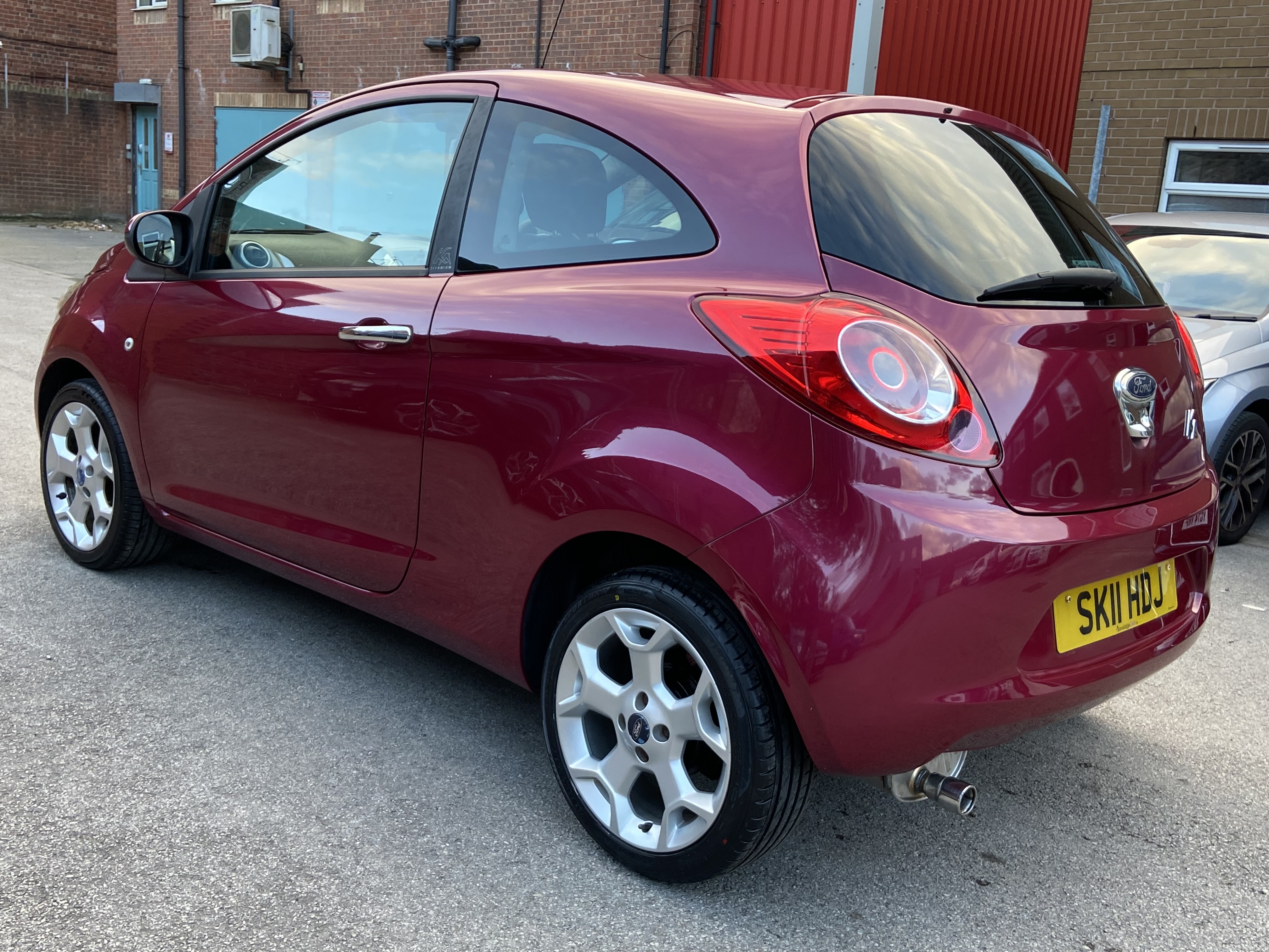 additional car image