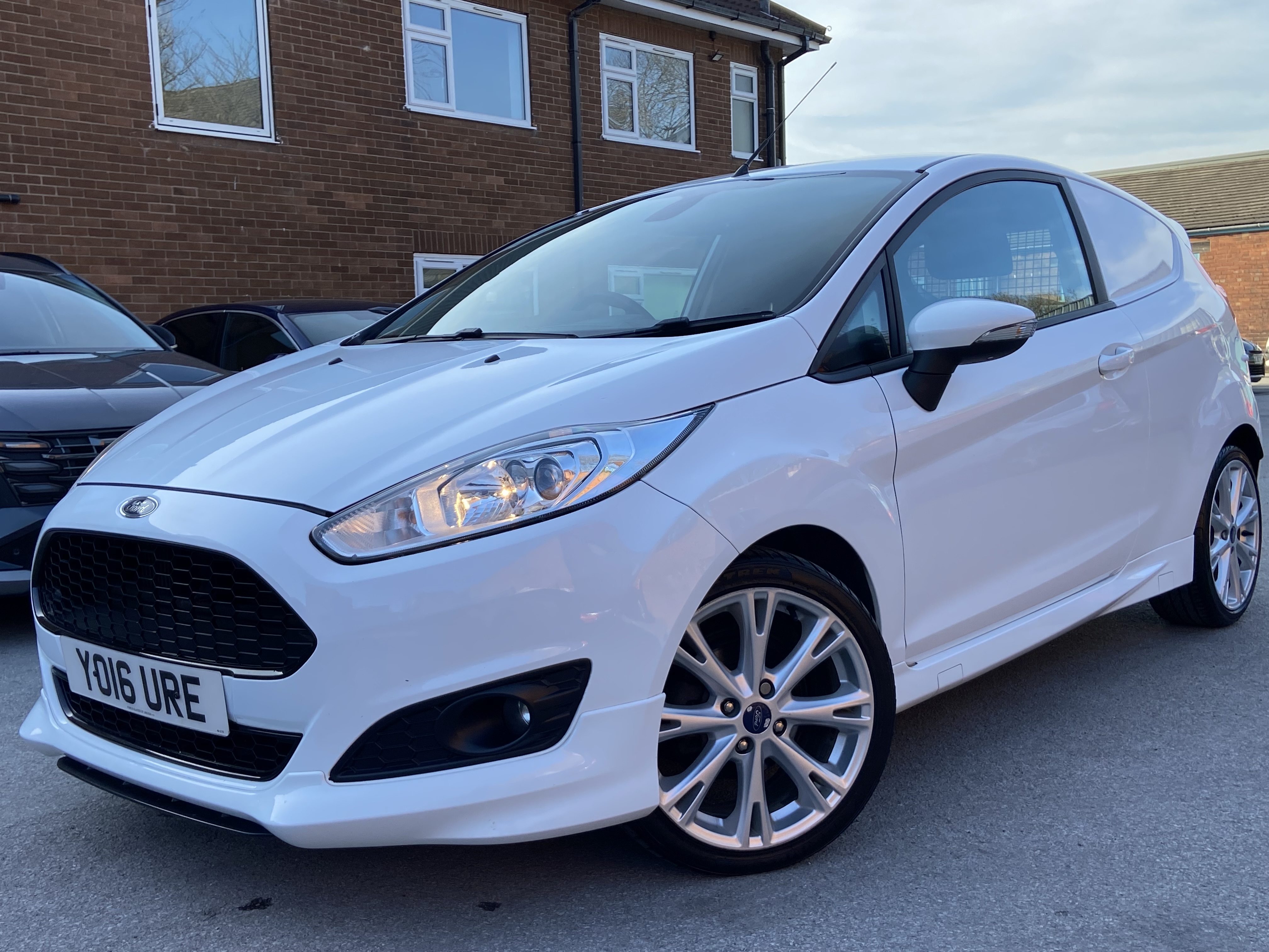 additional car image