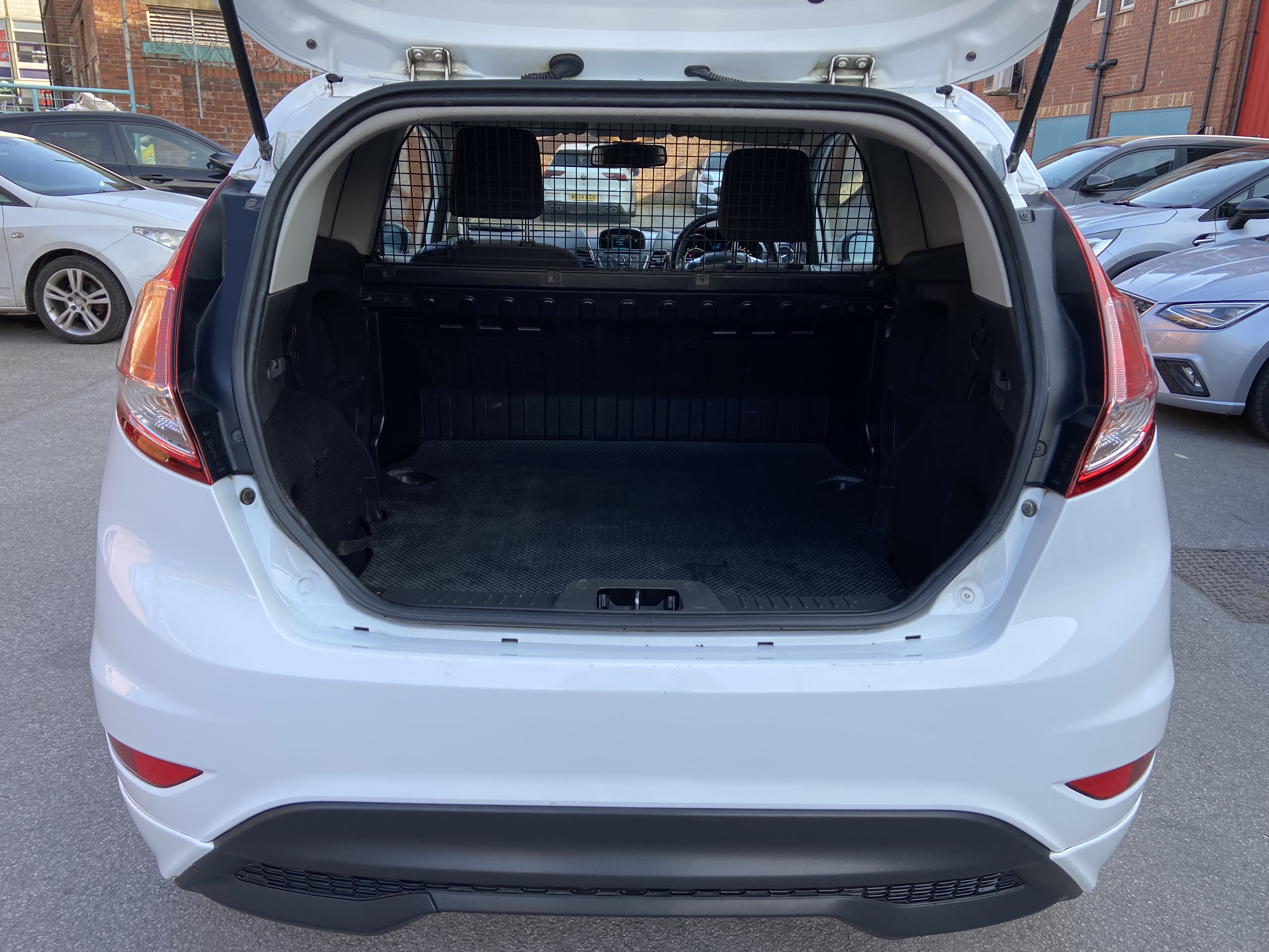 additional car image