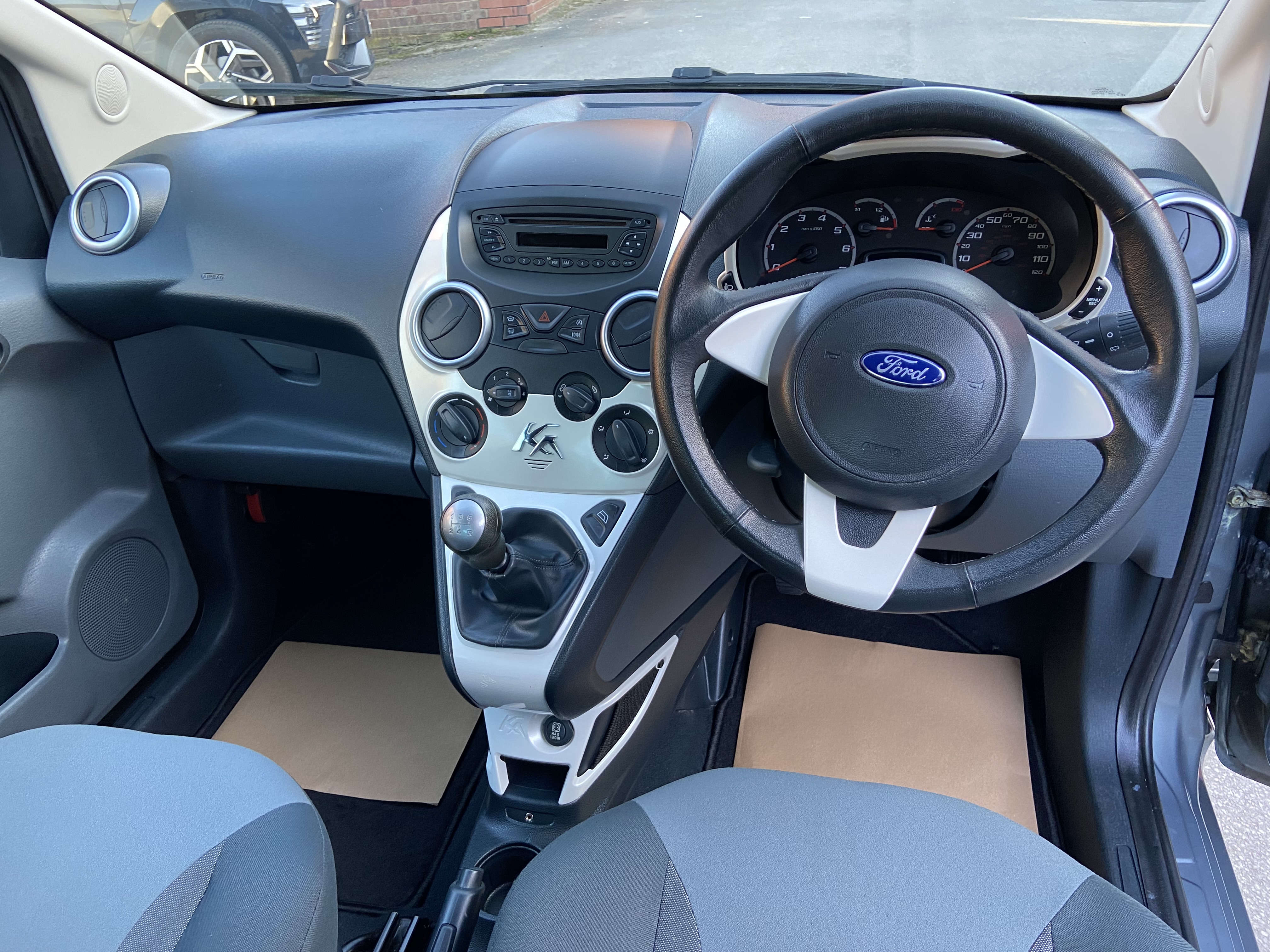 additional car image