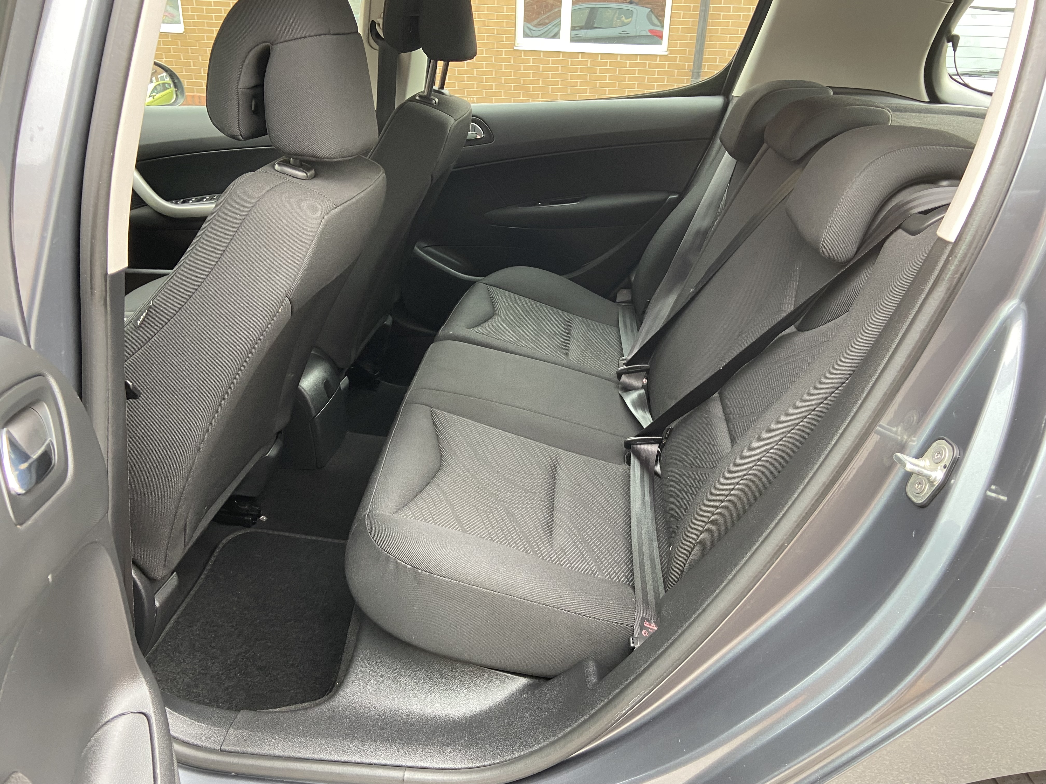 additional car image