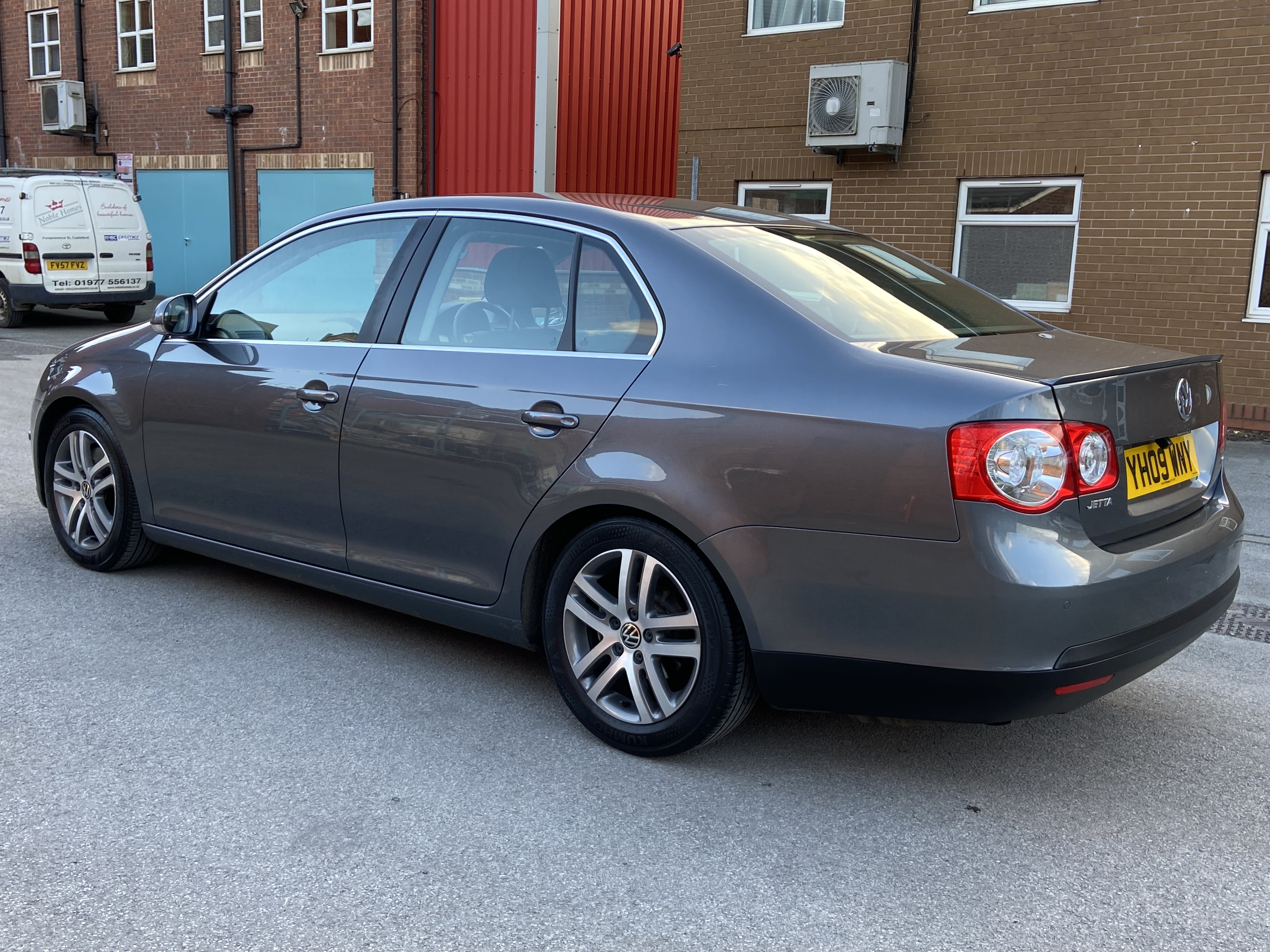 additional car image