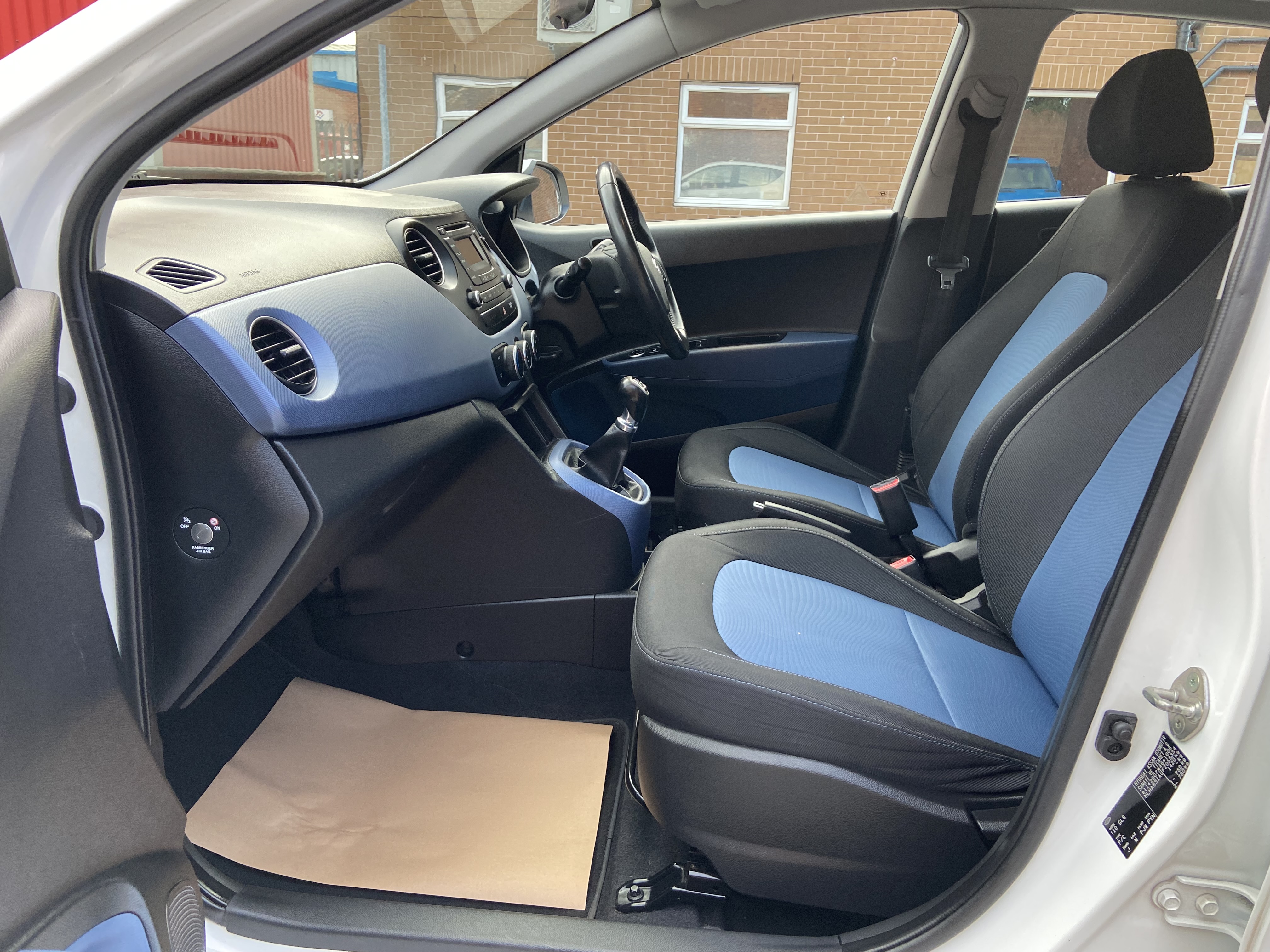 additional car image
