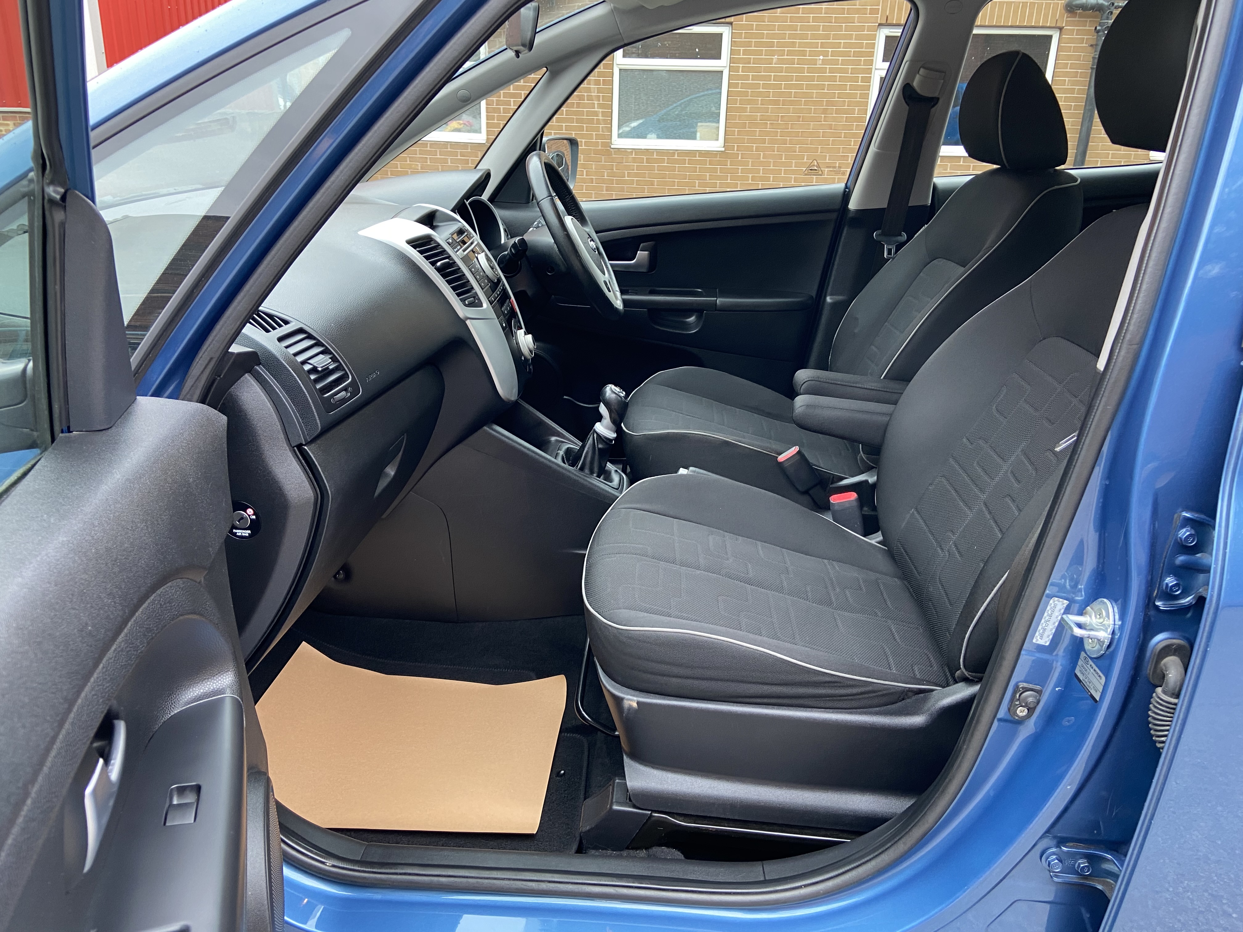 additional car image
