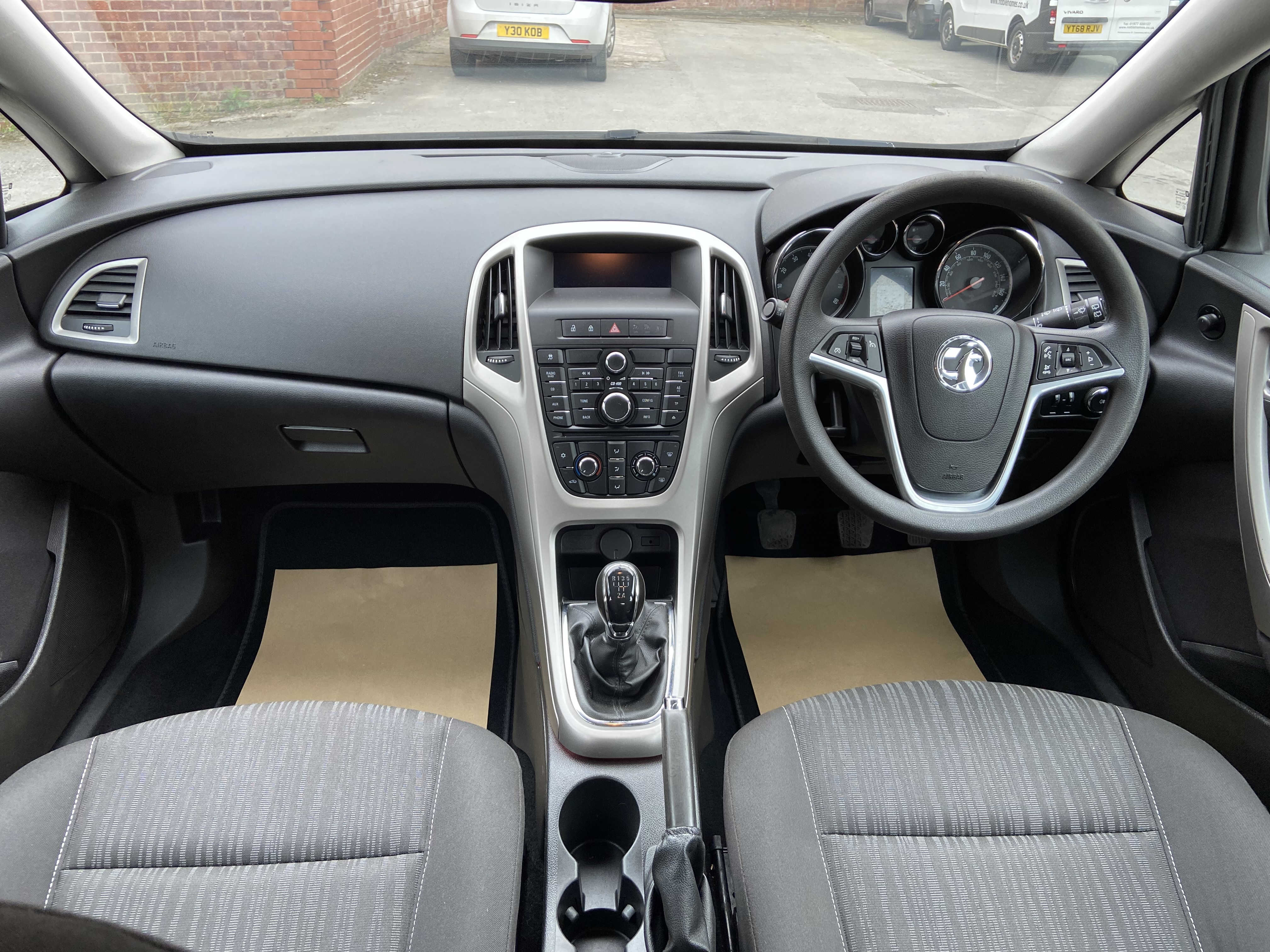 additional car image