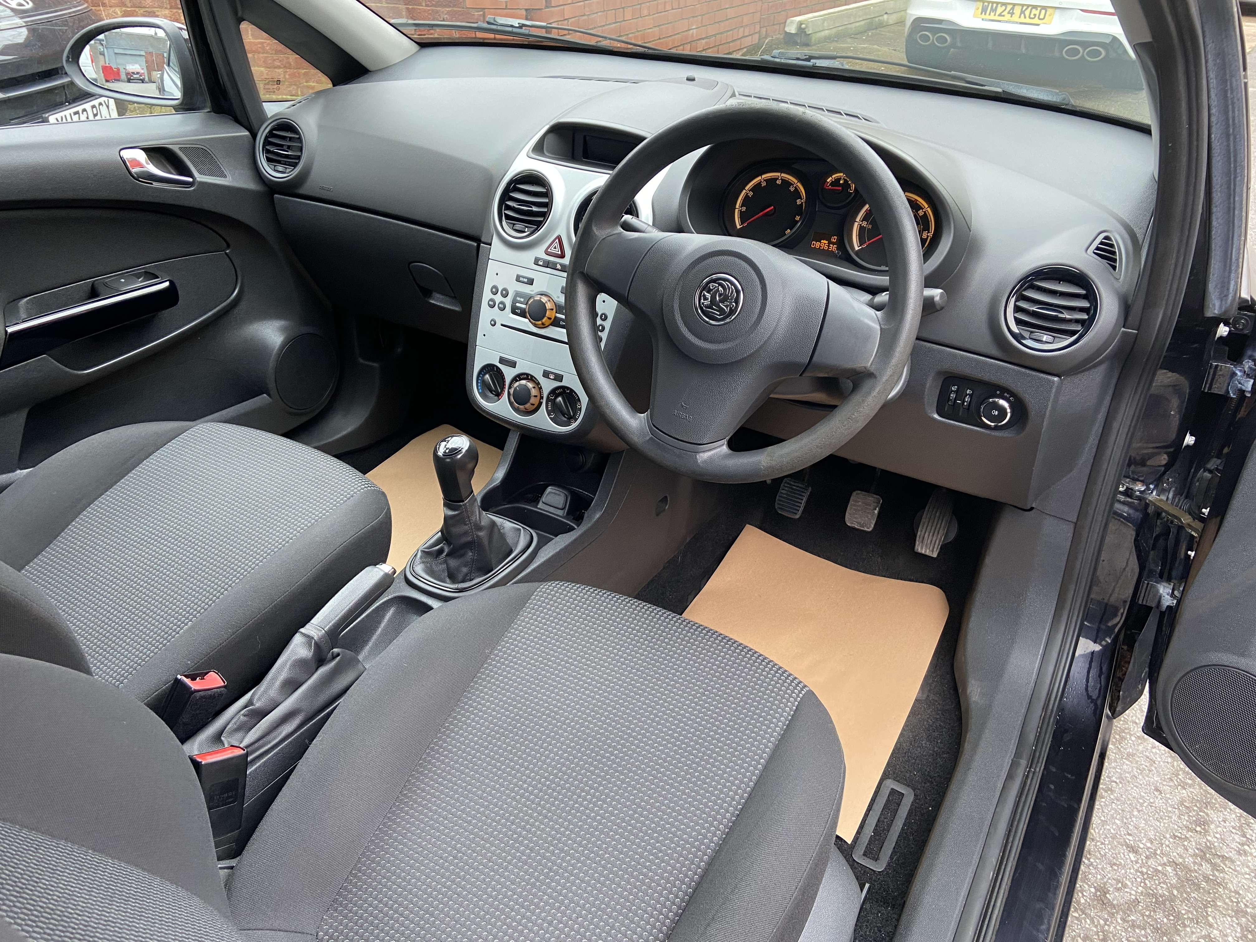 additional car image