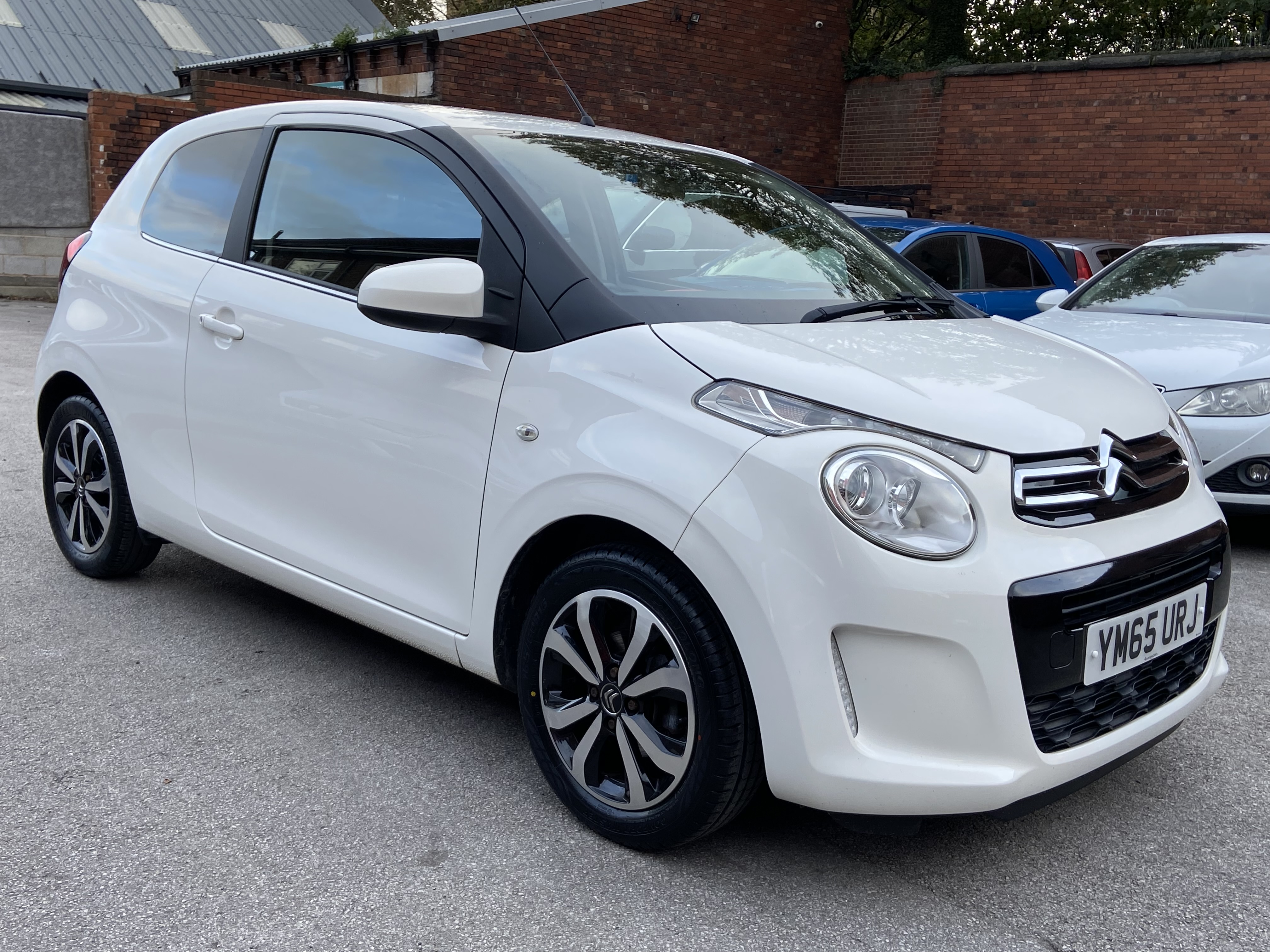 additional car image