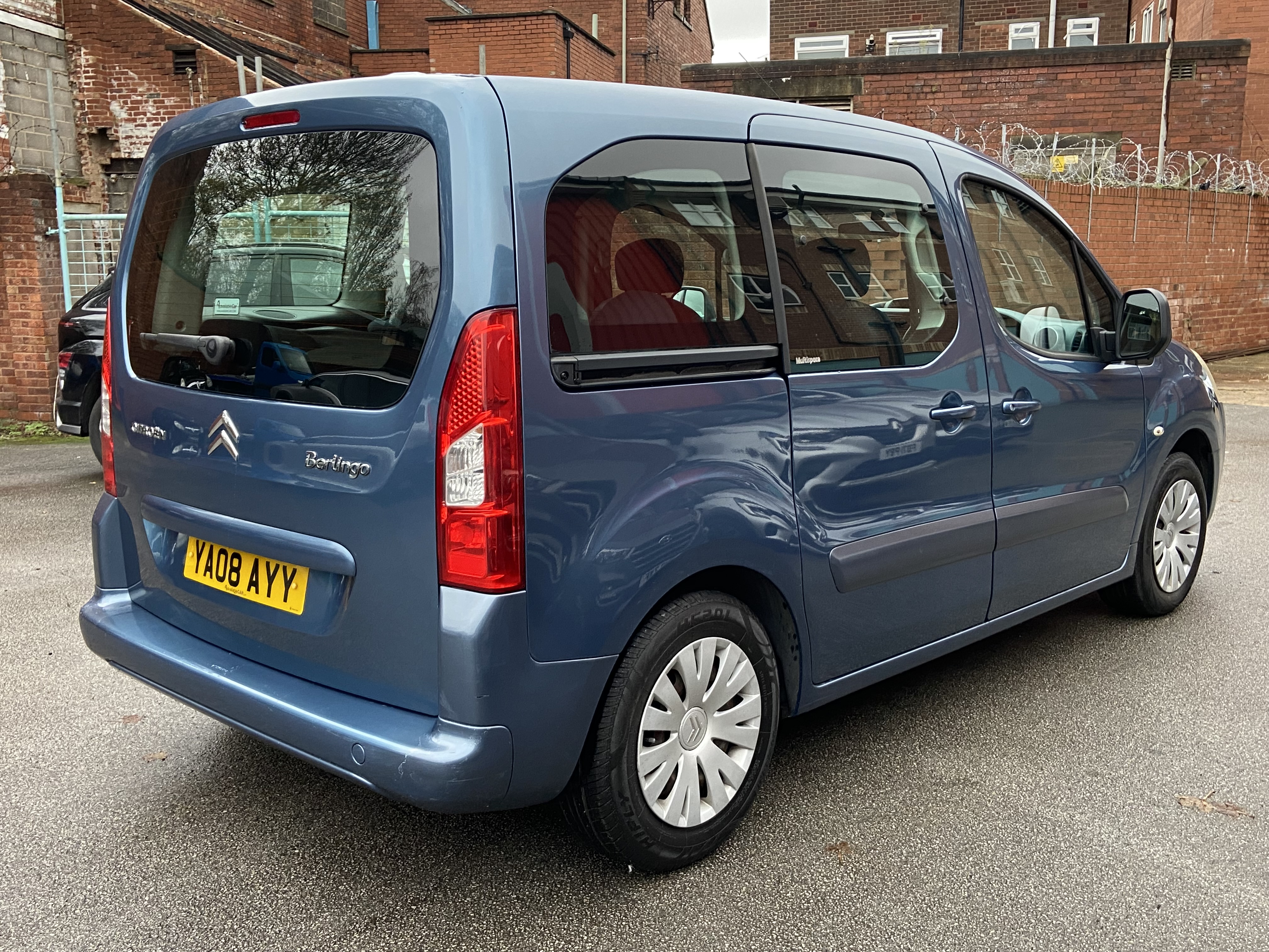 additional car image