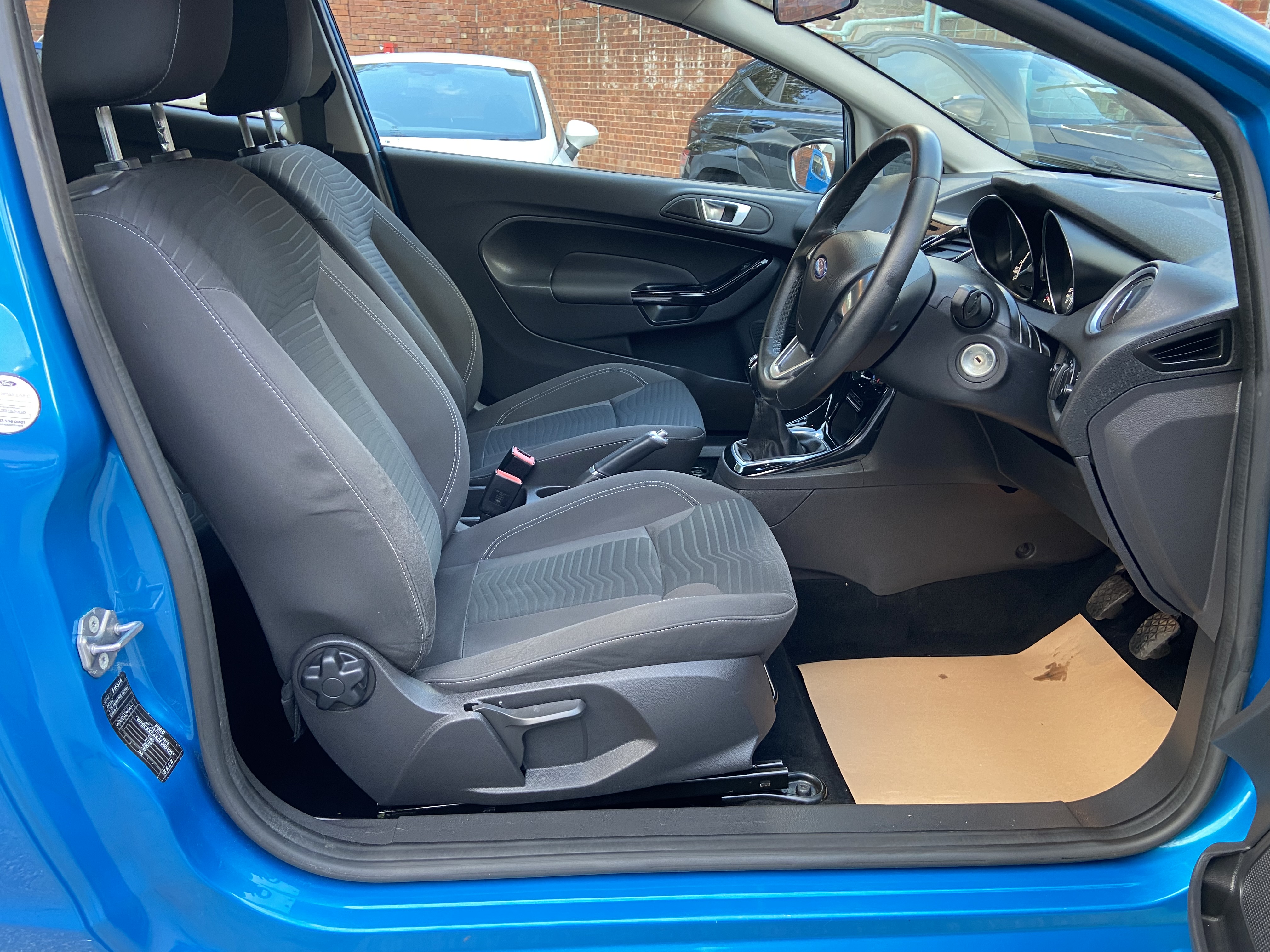 additional car image