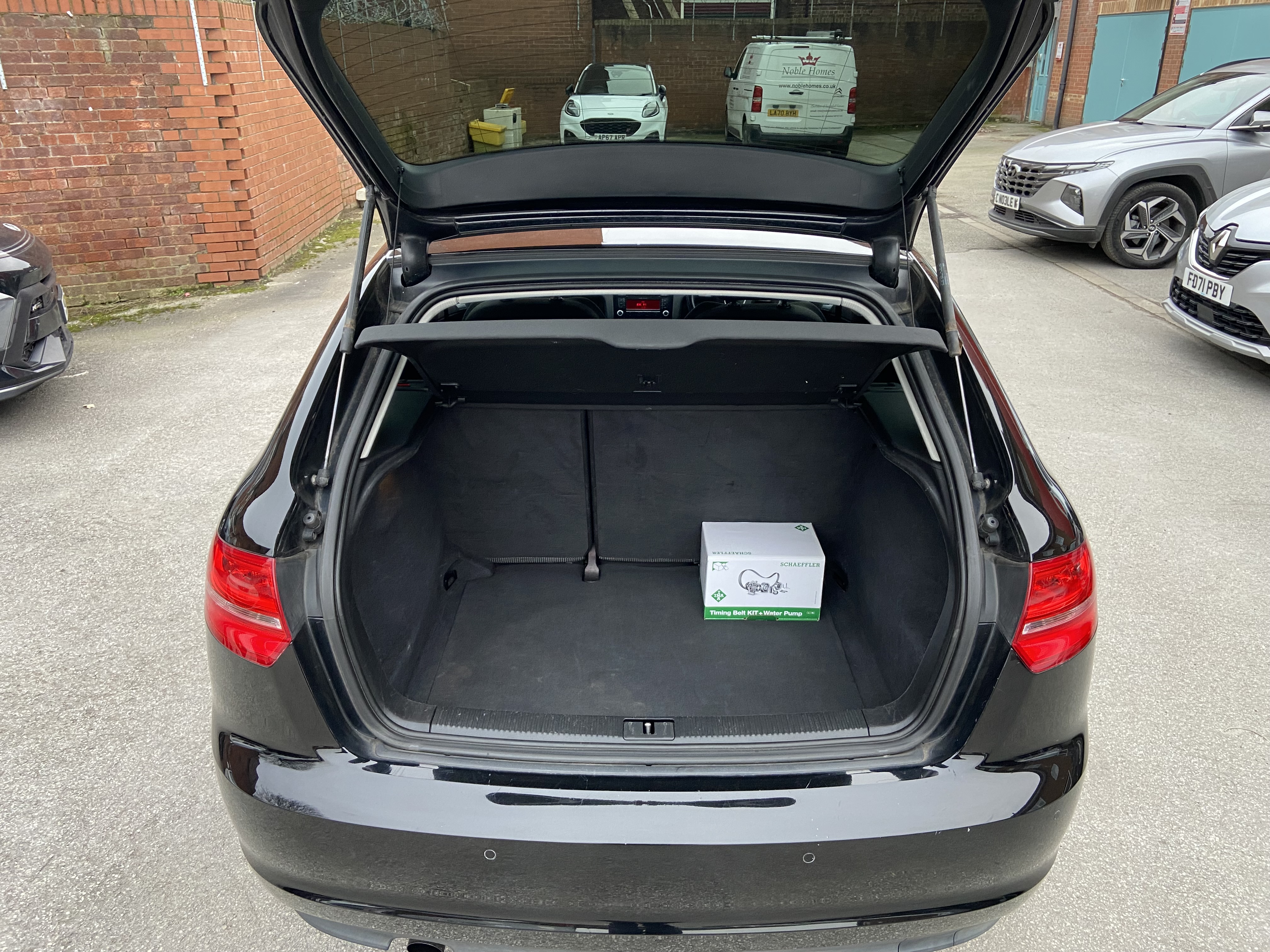 additional car image