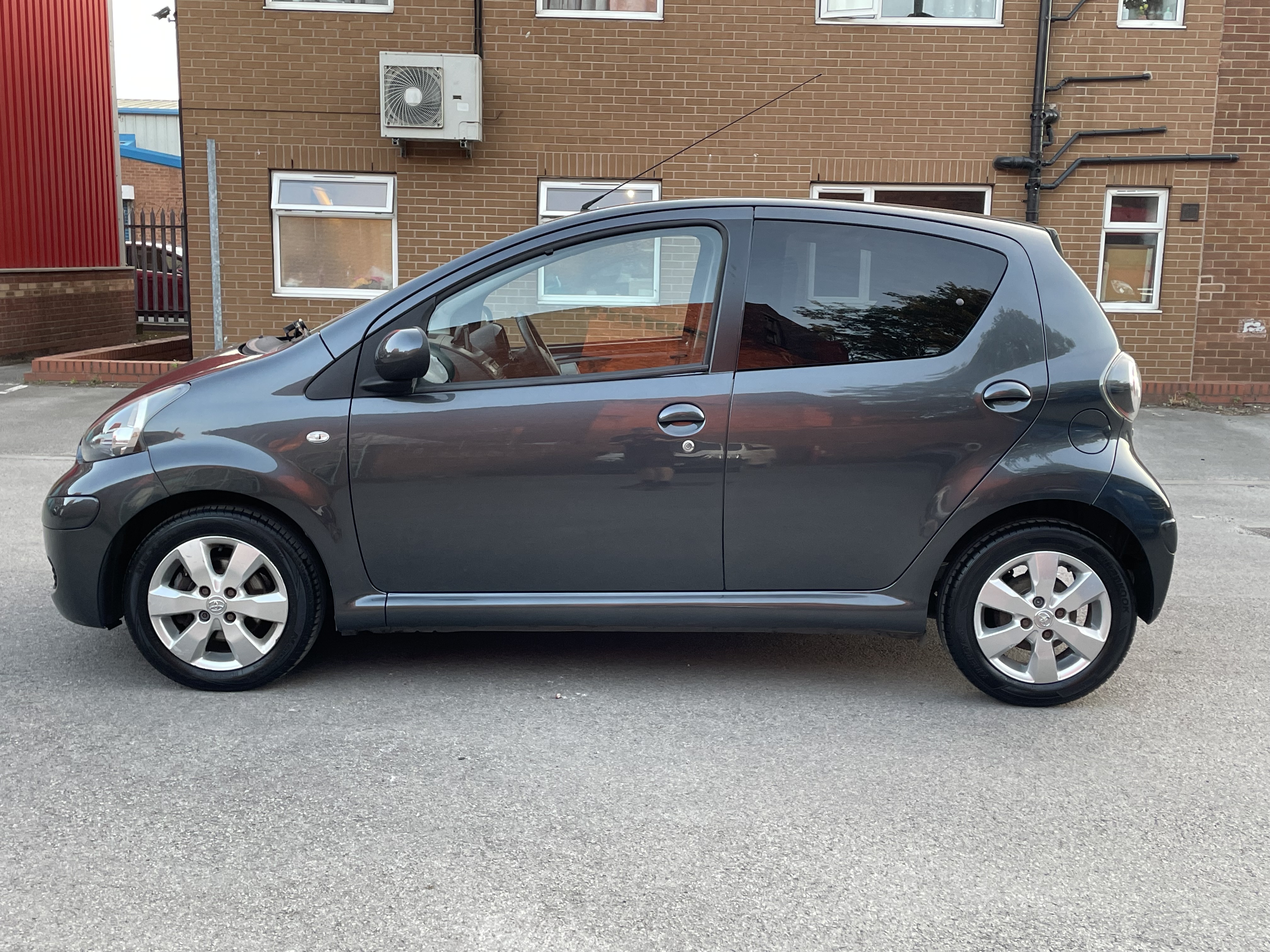 additional car image
