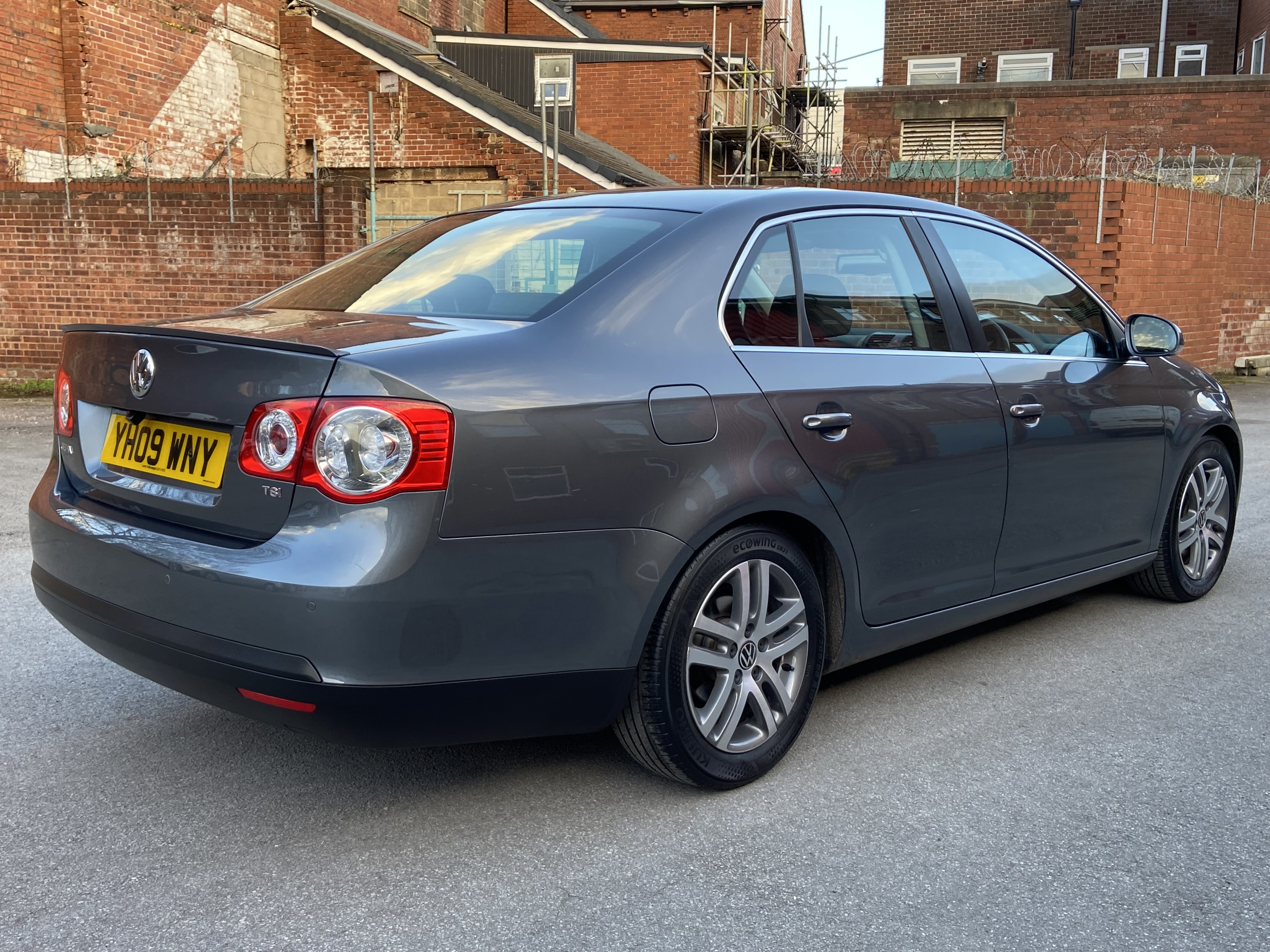 additional car image