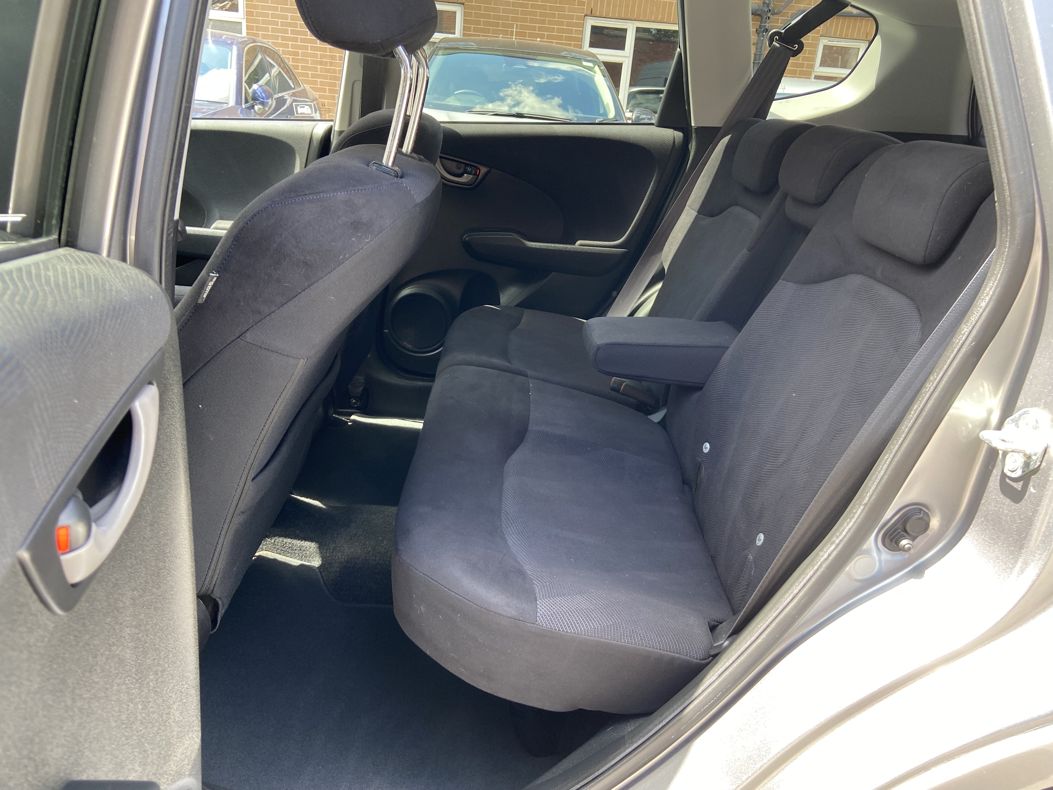 additional car image