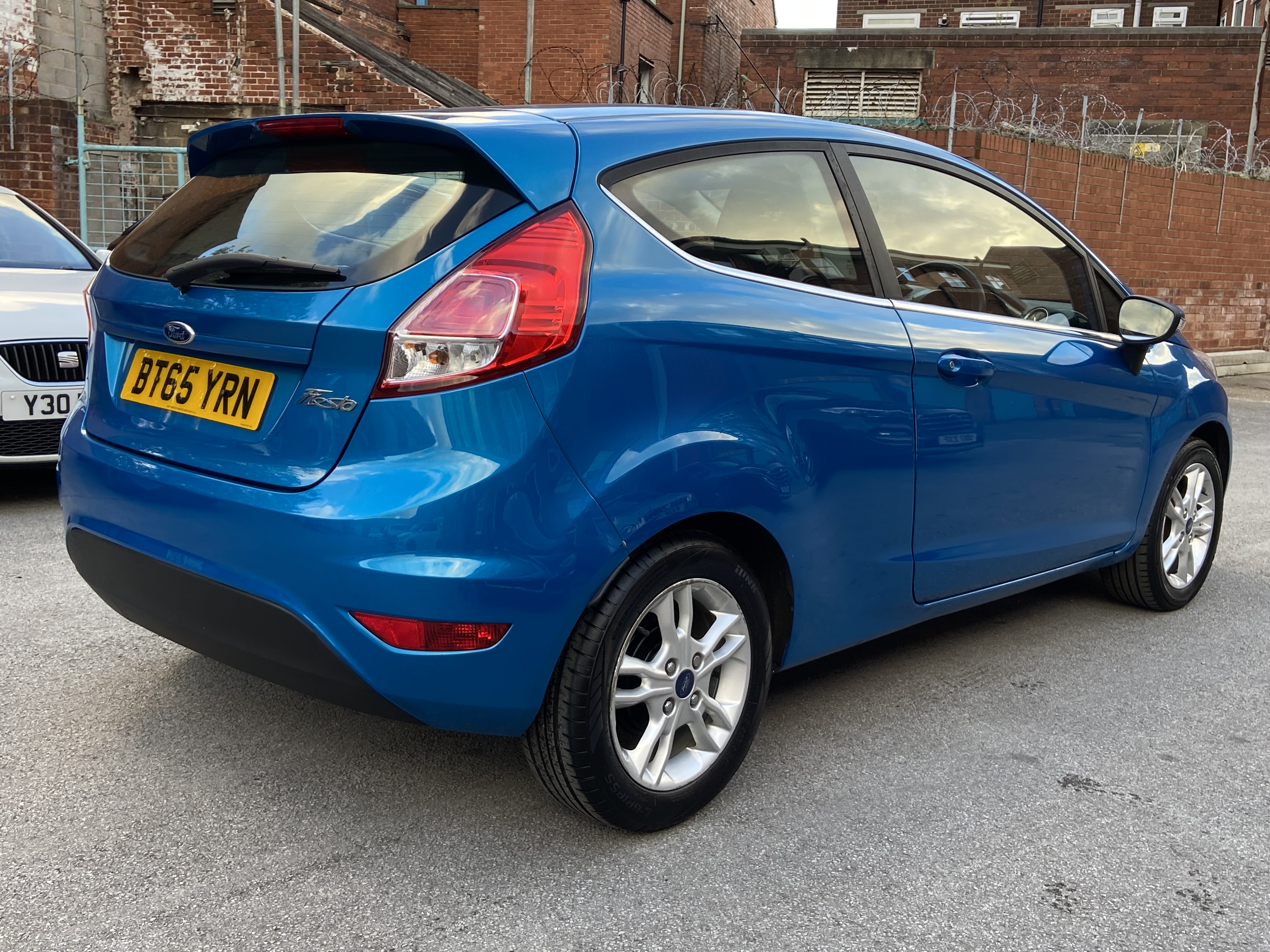 additional car image