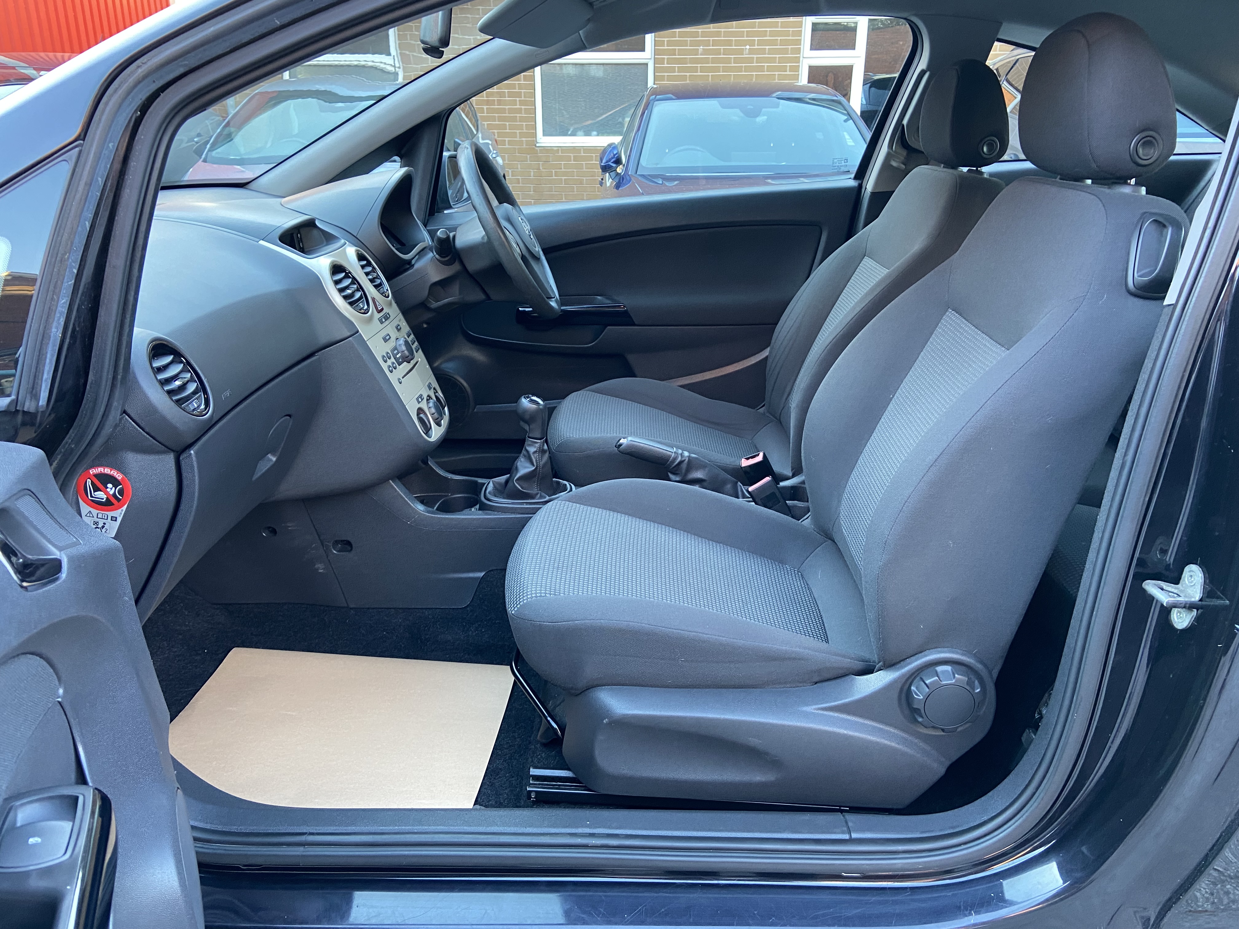 additional car image