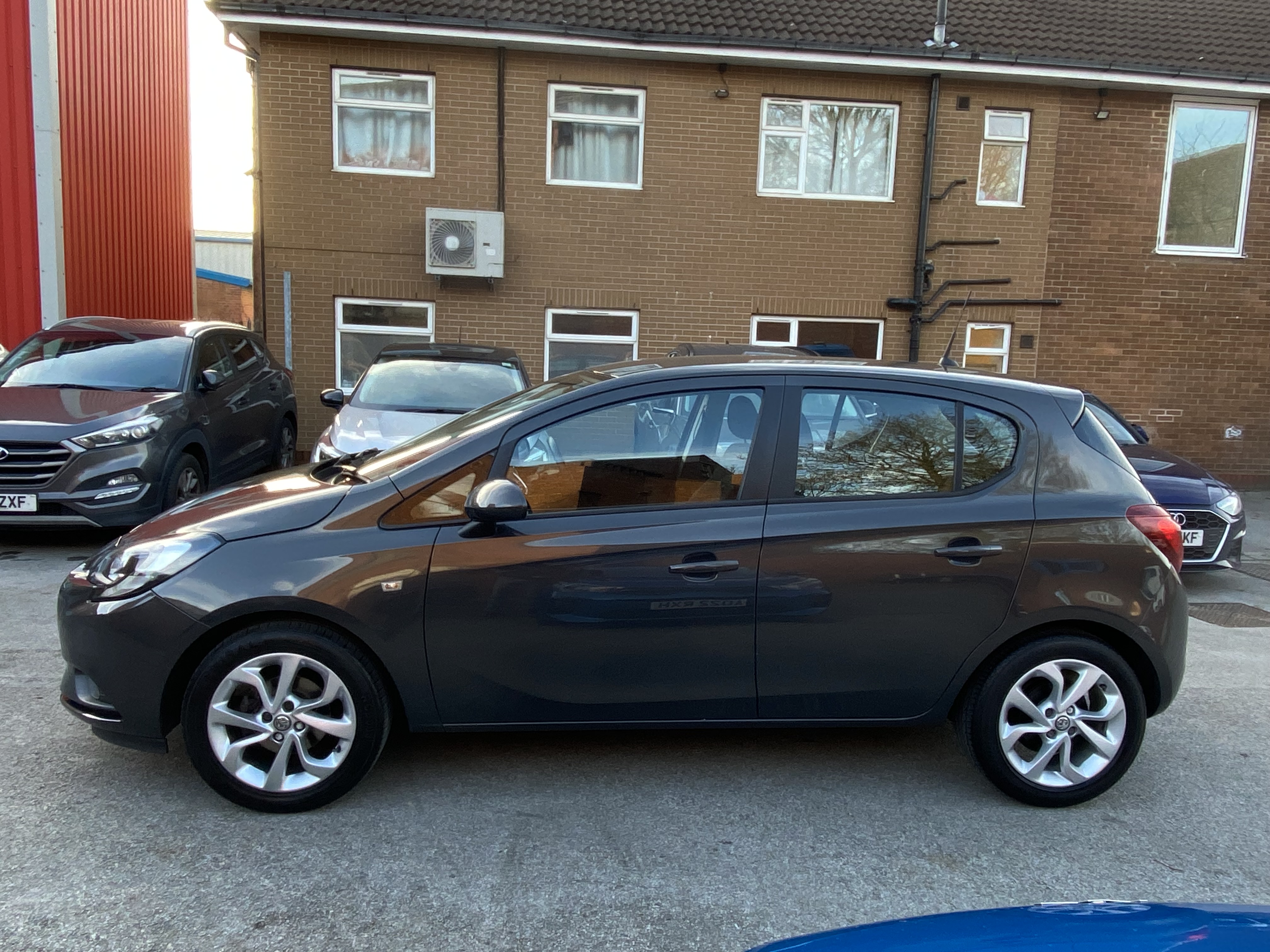 additional car image