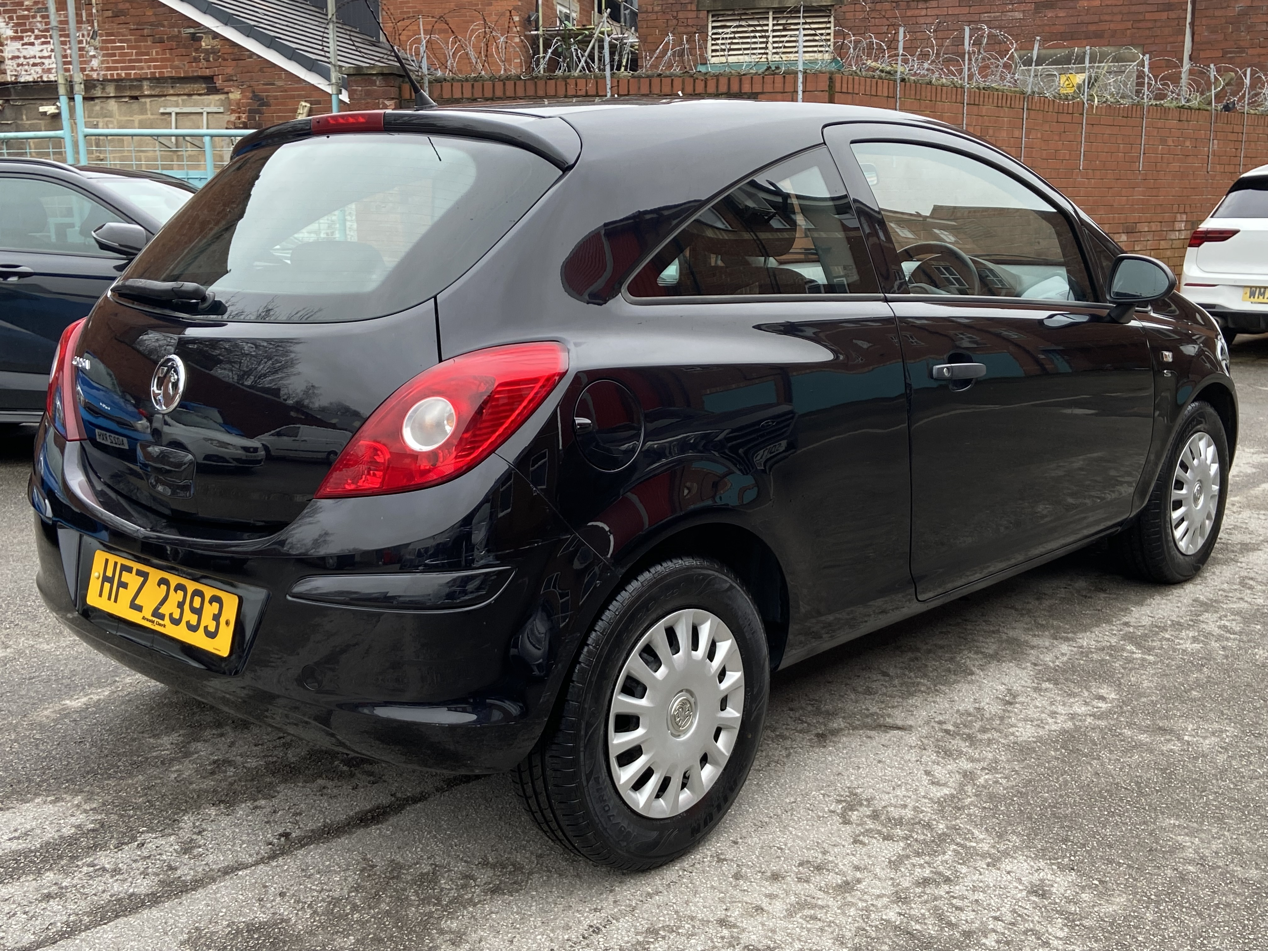 additional car image