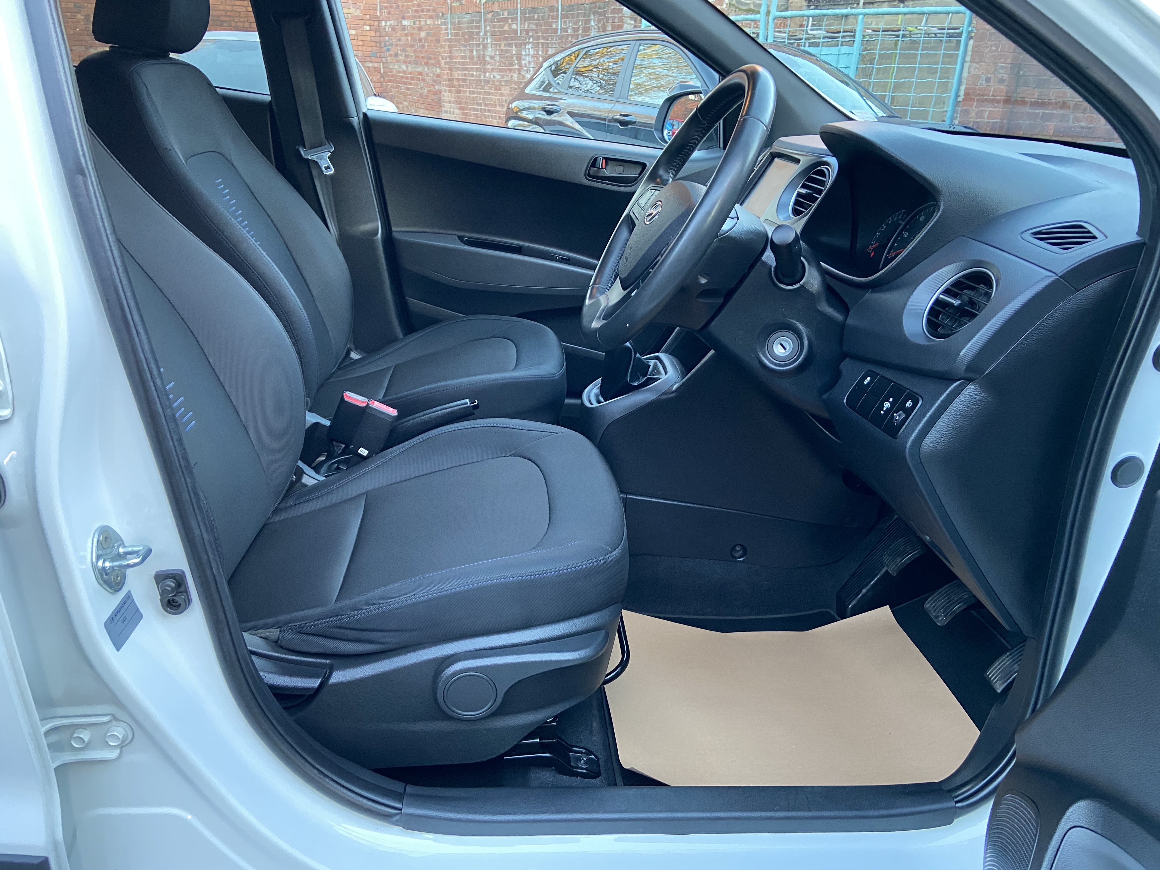 additional car image