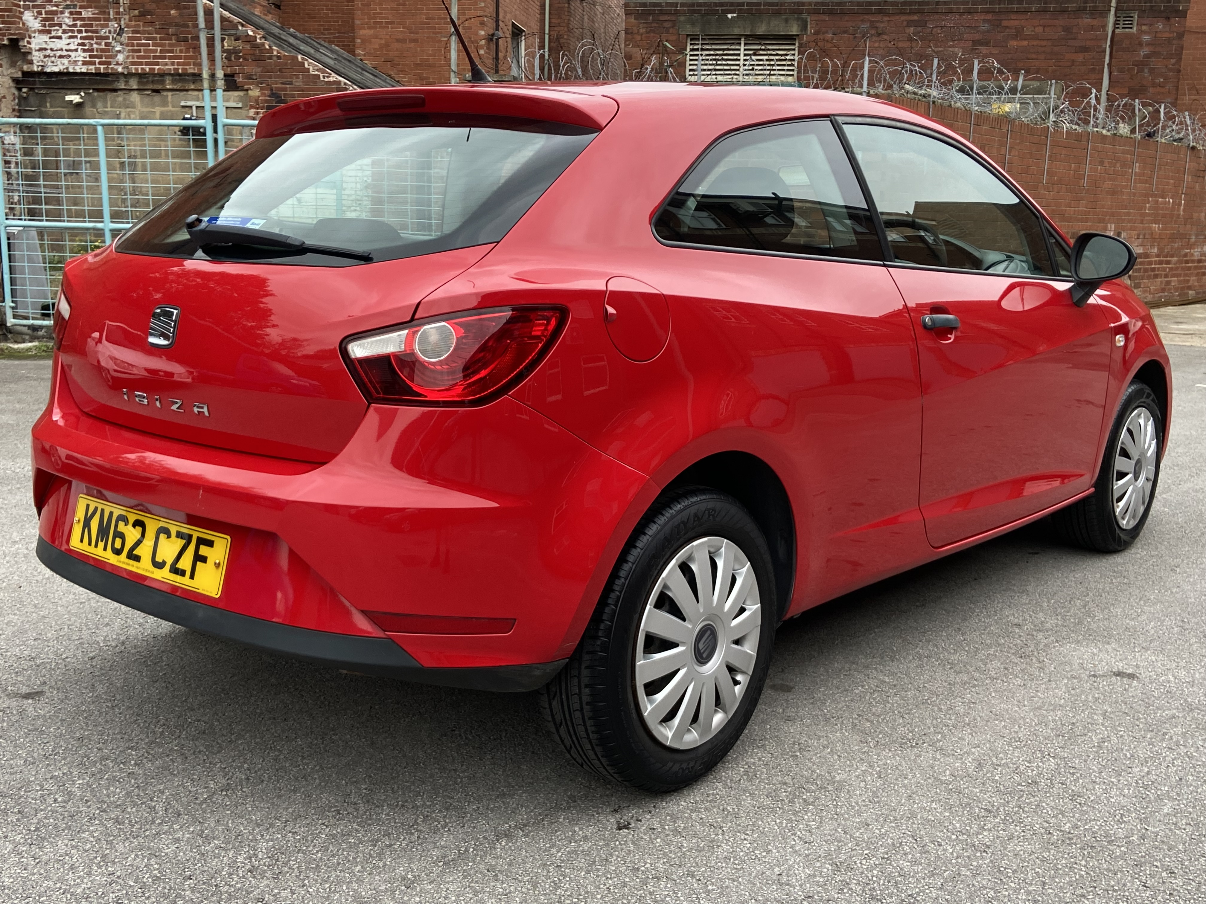 additional car image